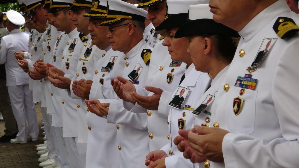 Emekliye ayrıldıktan 2 gün sonra Tuğamiral yaşamını yitirdi