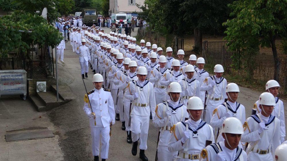 Emekliye ayrıldıktan 2 gün sonra Tuğamiral yaşamını yitirdi