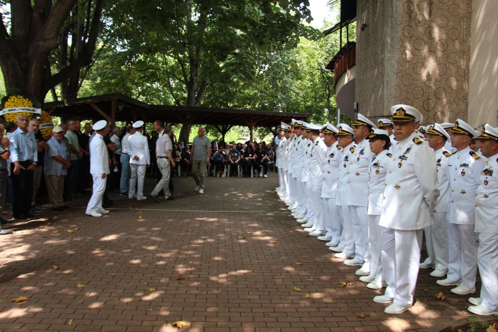 Emekliye ayrıldıktan 2 gün sonra Tuğamiral yaşamını yitirdi