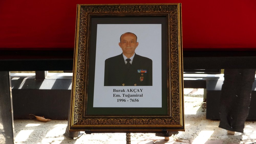 Emekliye ayrıldıktan 2 gün sonra Tuğamiral yaşamını yitirdi