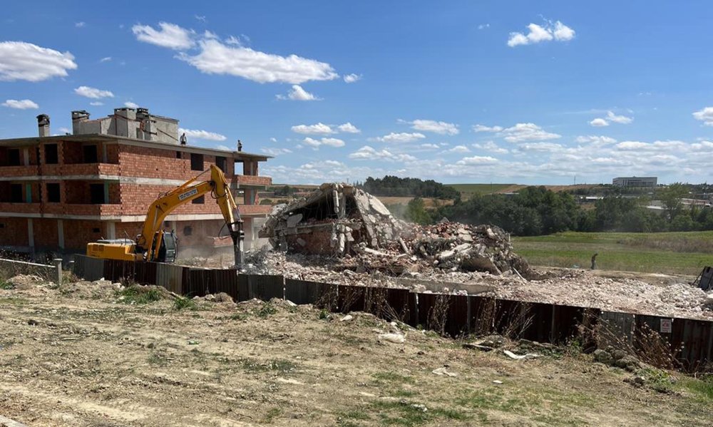 'Uygunluk' raporu verilen beton 'kullanılamaz' çıktı: Binalar yıkıldı