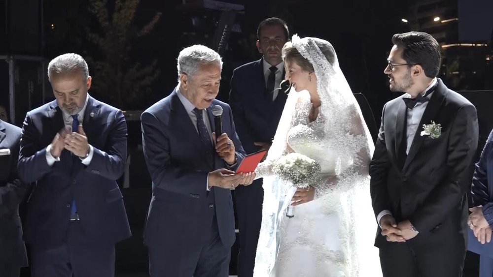 Belediye Başkanı, oğlunun nikahını kıydı