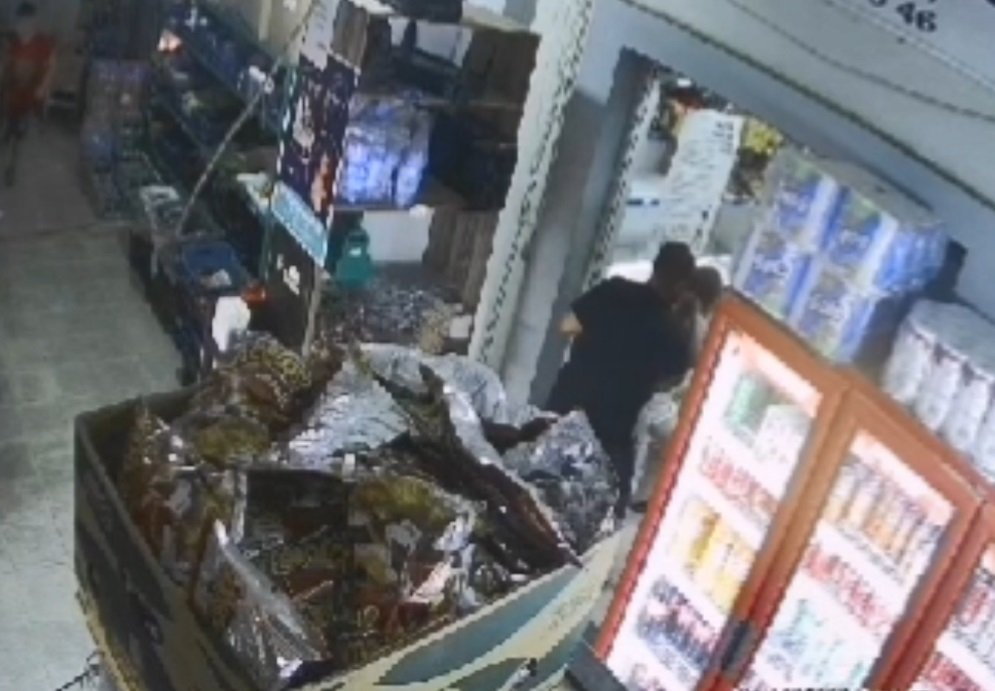 Eski eş, markette dehşet saçtı