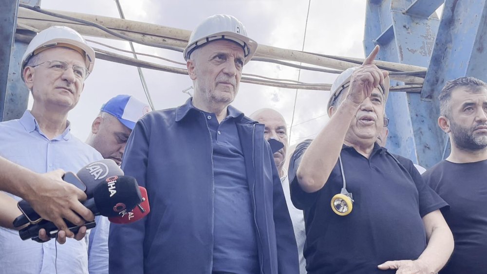 Maden işçileri açlık grevini sonlandırdı, oturma eylemine geçti