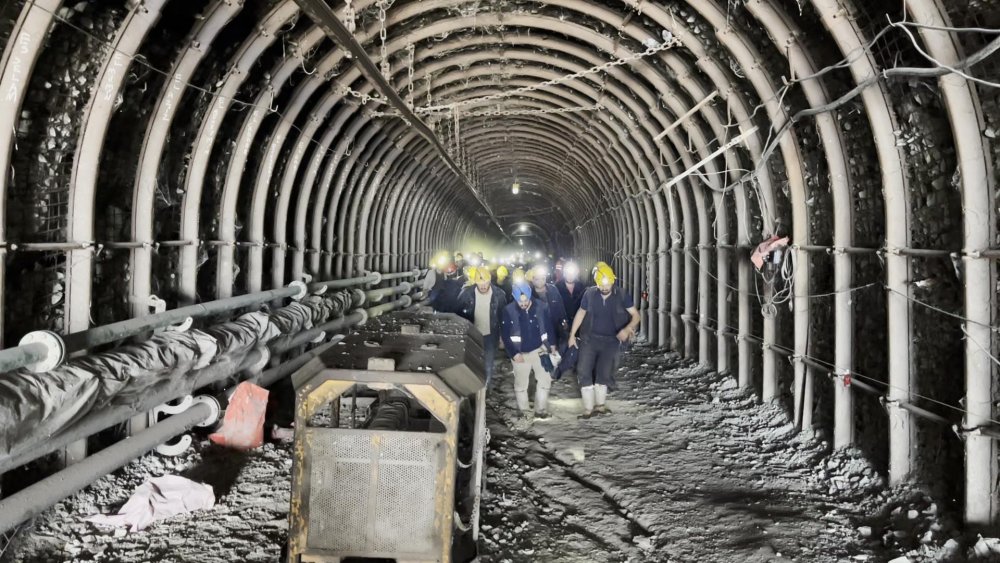 Maden işçileri açlık grevini sonlandırdı, oturma eylemine geçti