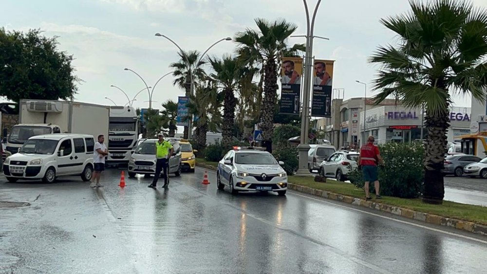 Midibüs dere yatağına uçtu: Çok sayıda yaralı var