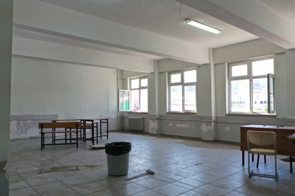 Küçükçekmece'de okullar yeni eğitim dönemine hazırlanıyor