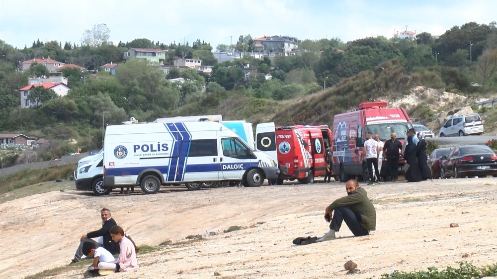 Dalgalara kapılan çocuk kayboldu: Arama çalışmaları sürüyor