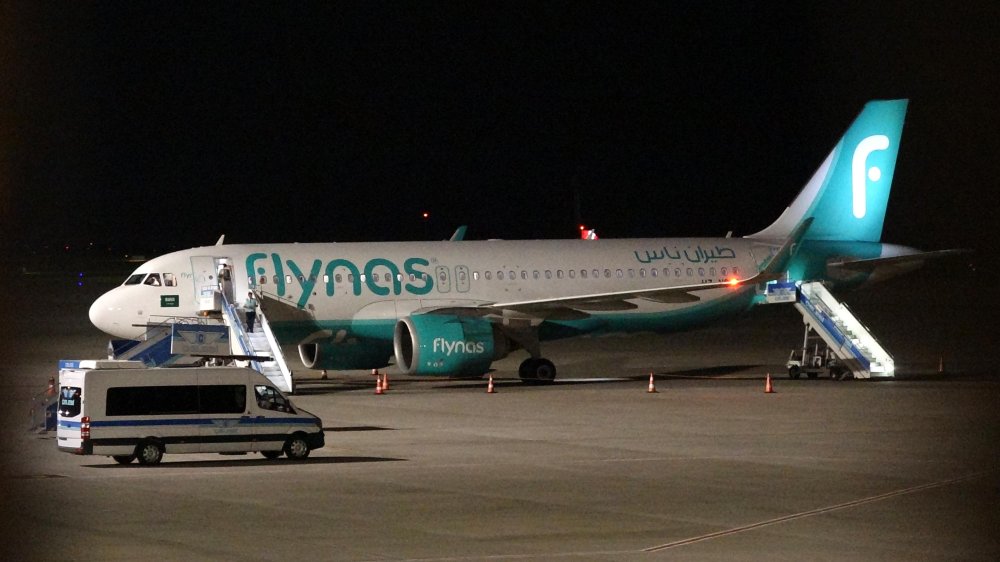 Uçak 2 kez acil iniş yapmıştı: Teknik ekip bekleniyor