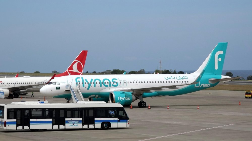 Uçak 2 kez acil iniş yapmıştı: Teknik ekip bekleniyor