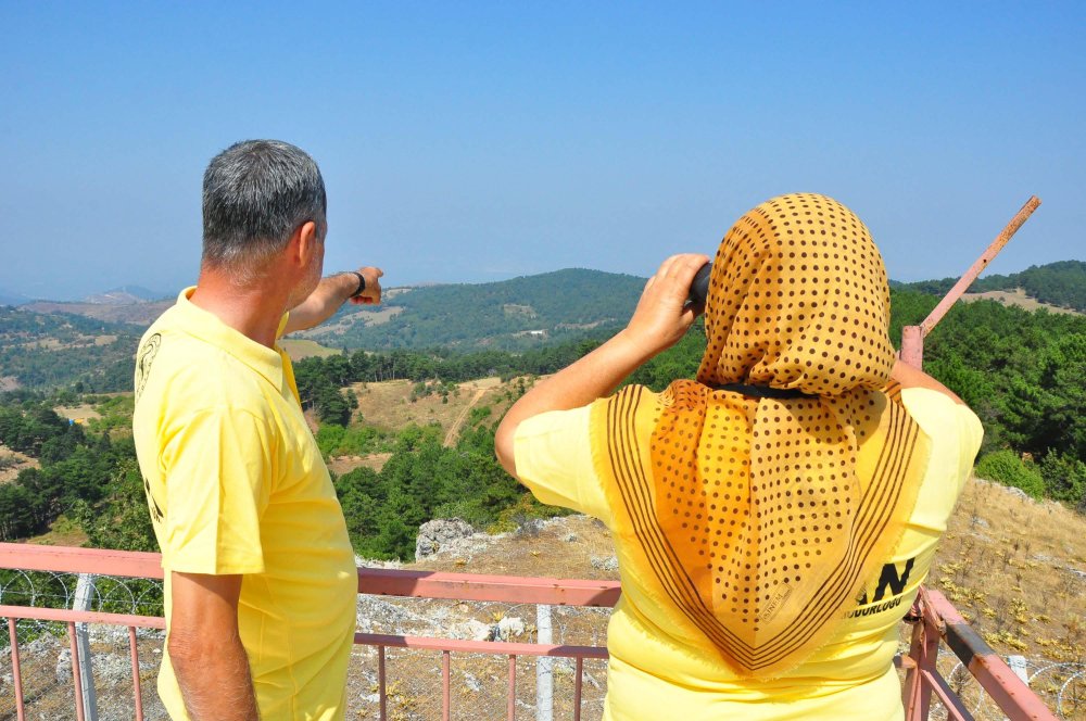 35 yıldır sürdürüyordu: 'Duman gözcüsü' nöbeti eşine devretti