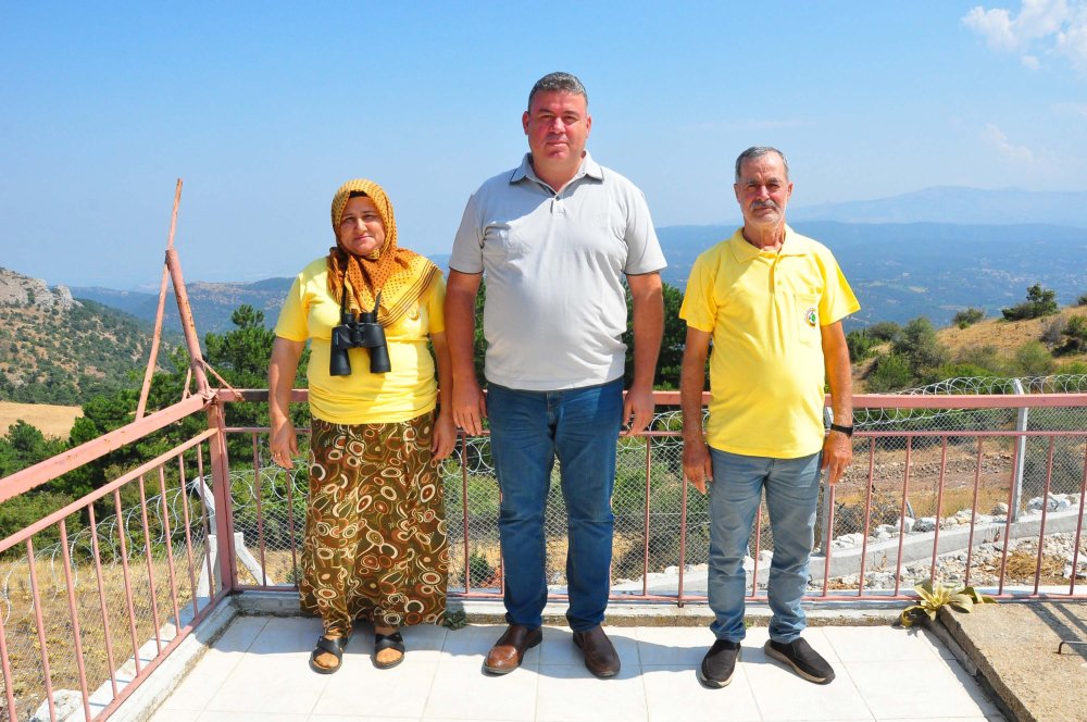 35 yıldır sürdürüyordu: 'Duman gözcüsü' nöbeti eşine devretti