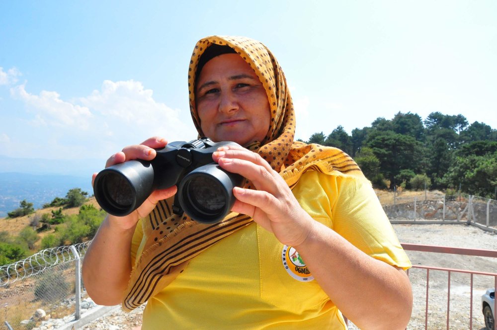 35 yıldır sürdürüyordu: 'Duman gözcüsü' nöbeti eşine devretti