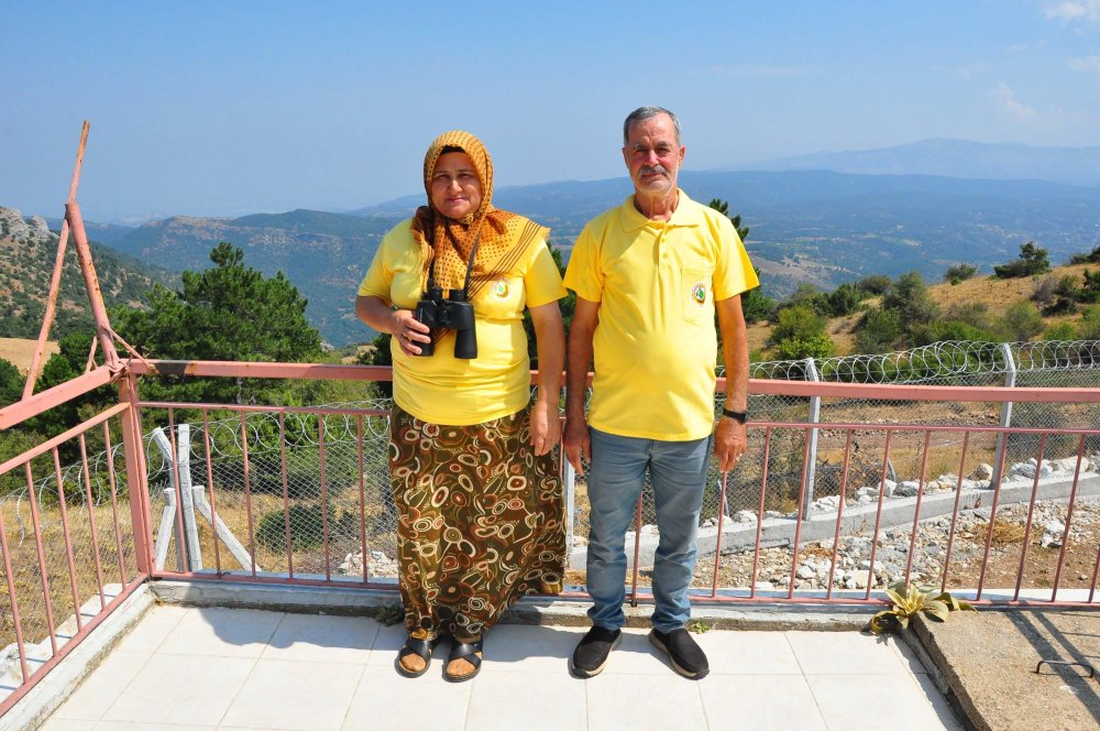 35 yıldır sürdürüyordu: 'Duman gözcüsü' nöbeti eşine devretti