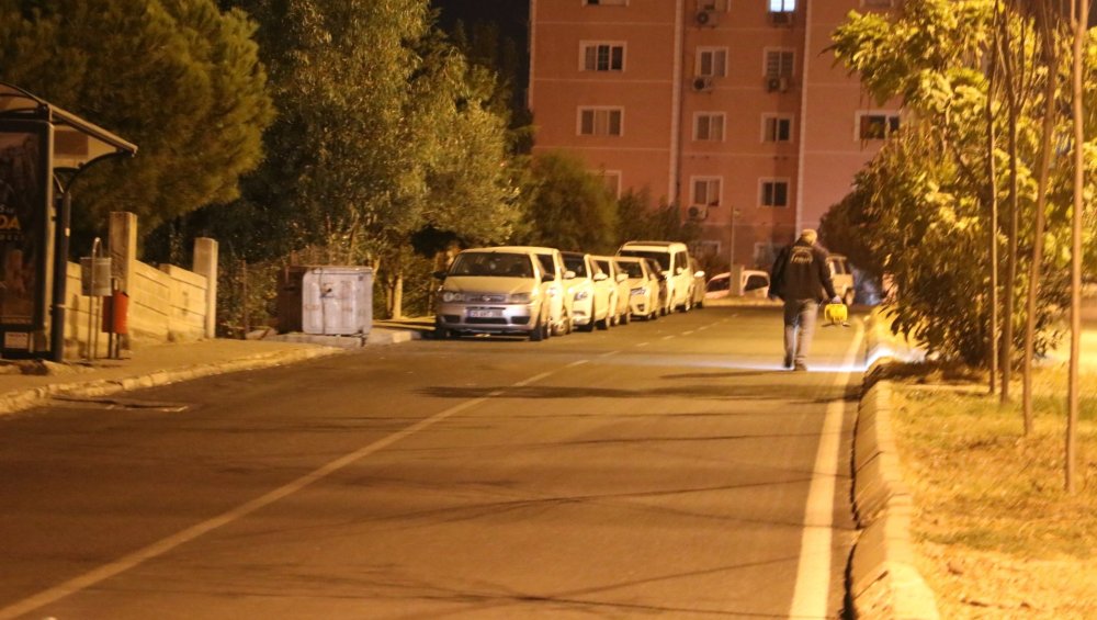 Rastgele çevreye ateş açtı, bekçiyi vurdu