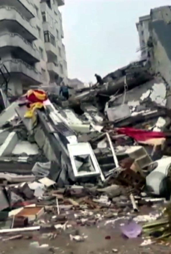 Ezgi Apartmanı 35 kişiye mezar olmuştu: 2 kişi hakkında yakalama kararı