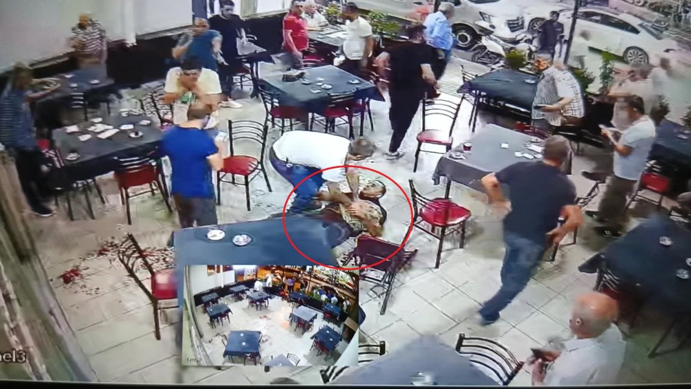 Kavgayı ayırmak isterken canından oldu