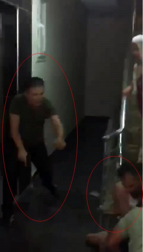 Kiracı polise saldırı: '15 dakika boyunca tekme tokat dövdüler'