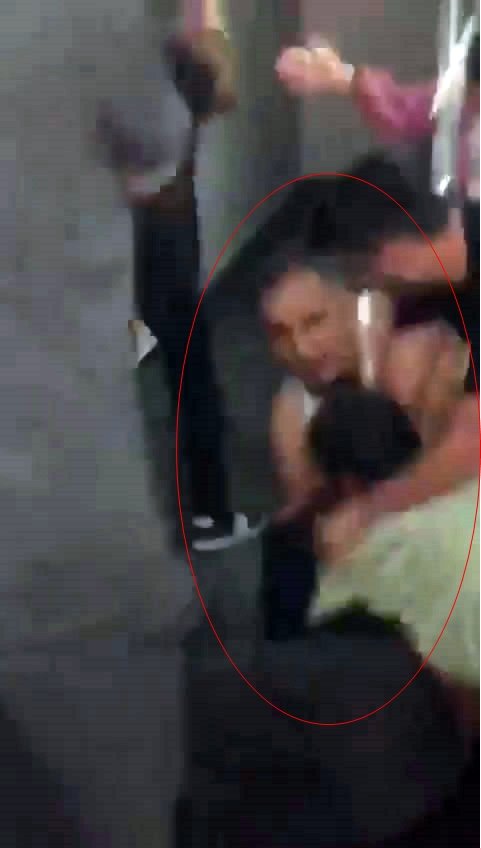 Kiracı polise saldırı: '15 dakika boyunca tekme tokat dövdüler'