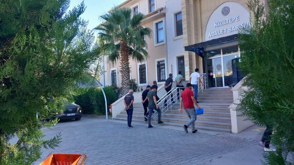Kiracı polise saldırı: '15 dakika boyunca tekme tokat dövdüler'