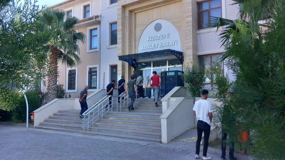 Kiracı polise saldırı: '15 dakika boyunca tekme tokat dövdüler'