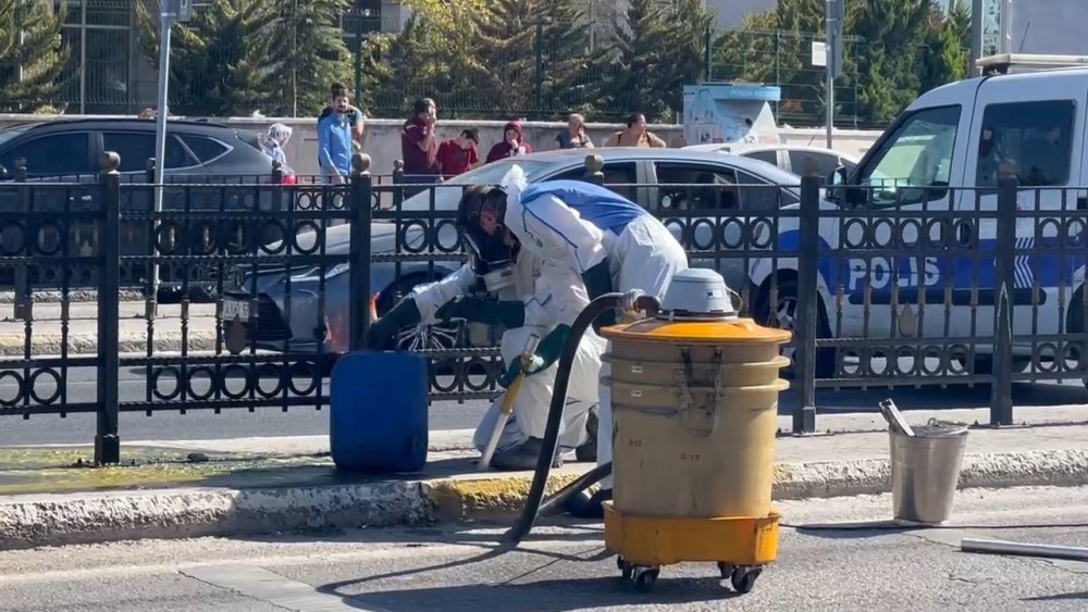 İstanbu'da kimyasal alarmı: Yol trafiğe kapandı