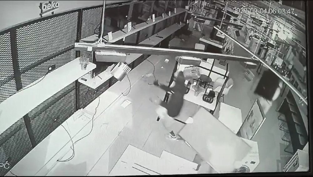 Mağazalardan hırsızlık: İki gencin çok sayıda suç kaydı olduğu ortaya çıktı