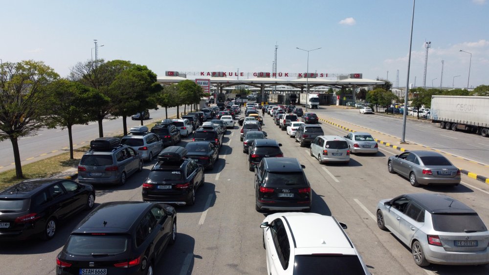 Sınır kapılarında son 5 yılın yolcu giriş-çıkış rekoru