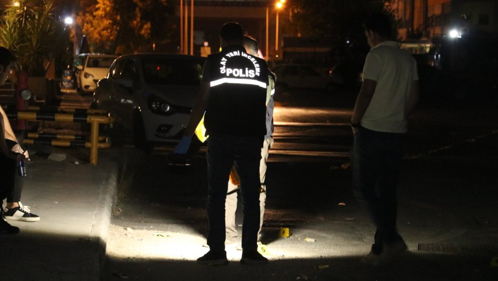 Sokakta karşılaştığı husumetlisine kurşun yağdırdı