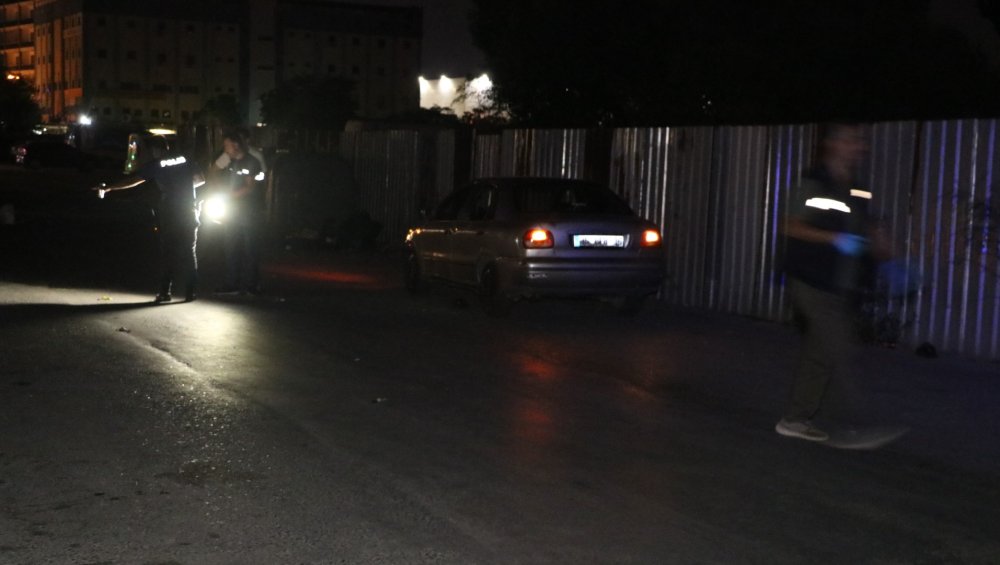 Sokakta karşılaştığı husumetlisine kurşun yağdırdı