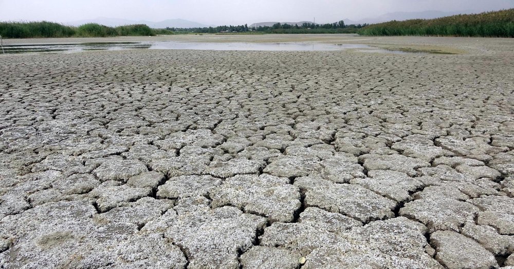 Göl çekildi, tarihi kale ortaya çıktı