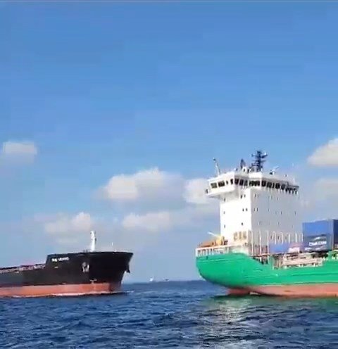 Ahırkapı açıklarında iki gemi çarpışmıştı: Kazanın görüntüleri ortaya çıktı