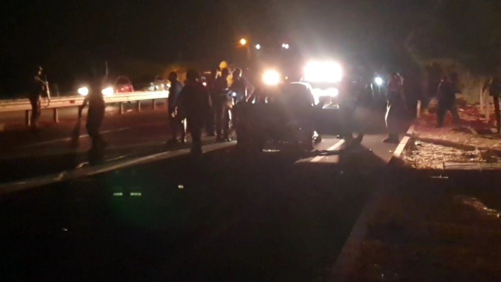 Babalarının taziyesi için geldikleri köyde otomobil çarptı: 3 ölü