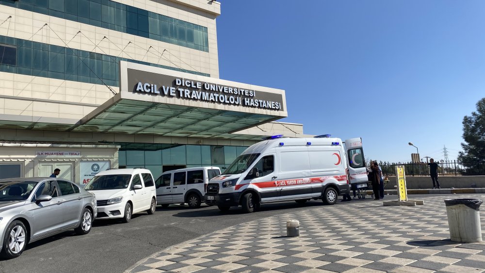 Dekan yardımcısına bıçaklı saldırı