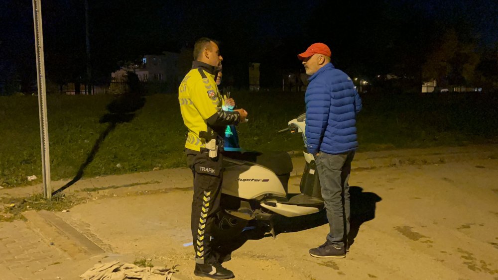 Motosikletten düşen alkollü sürücü: Bana komplo mu kuruyorsunuz?