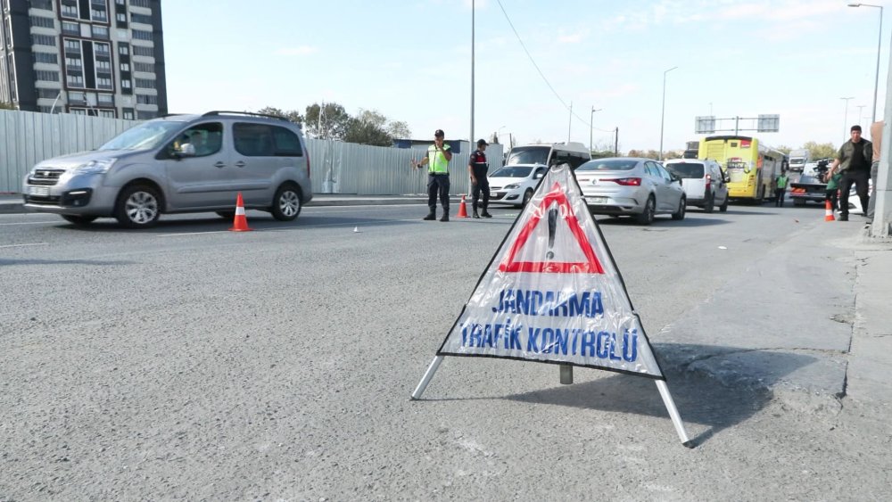 Denetim noktasına motosiklet ile geldi, taksi ile döndü