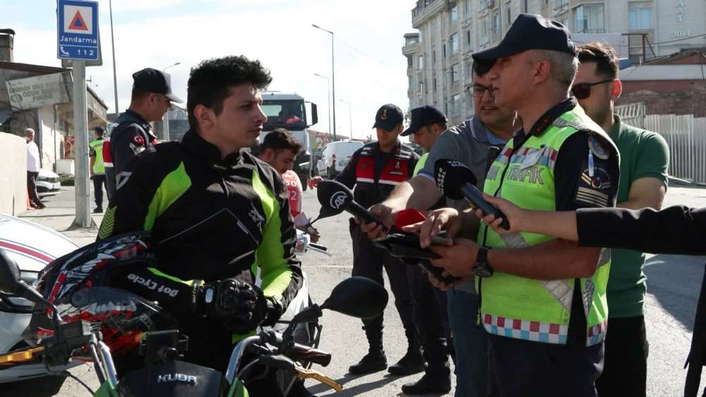 Denetim noktasına motosiklet ile geldi, taksi ile döndü
