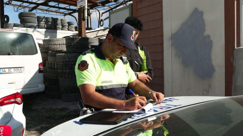 Denetim noktasına motosiklet ile geldi, taksi ile döndü