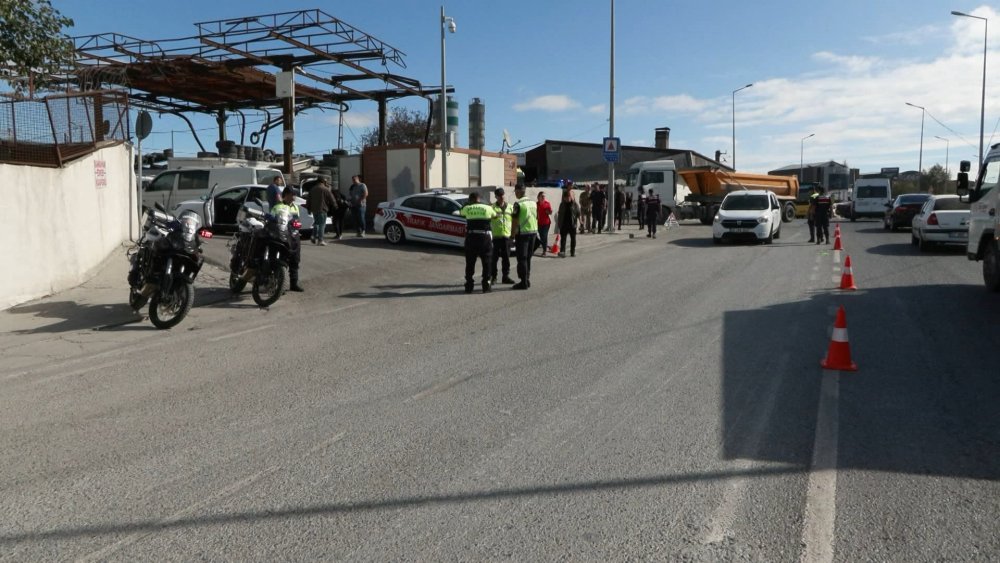 Denetim noktasına motosiklet ile geldi, taksi ile döndü