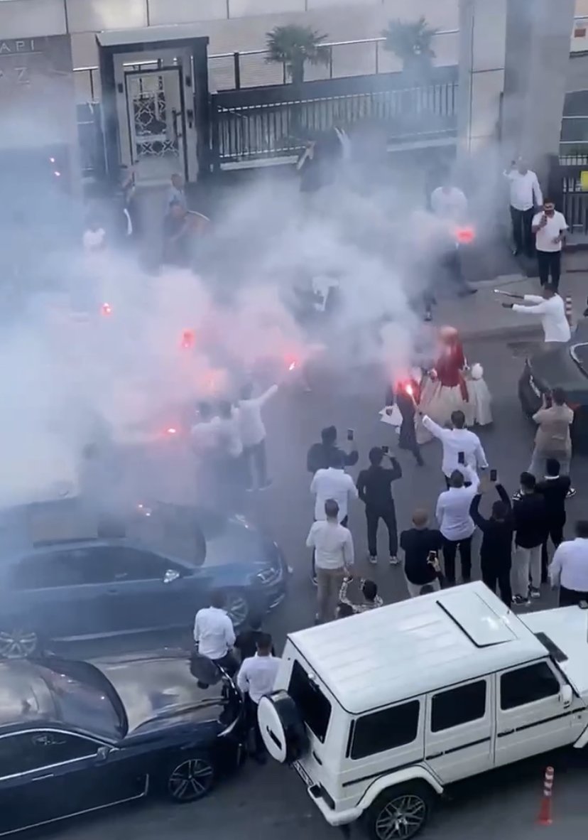 Düğün konvoyu sırasında attıkları drift pahalıya patladı: Sürücülere ceza yağdı