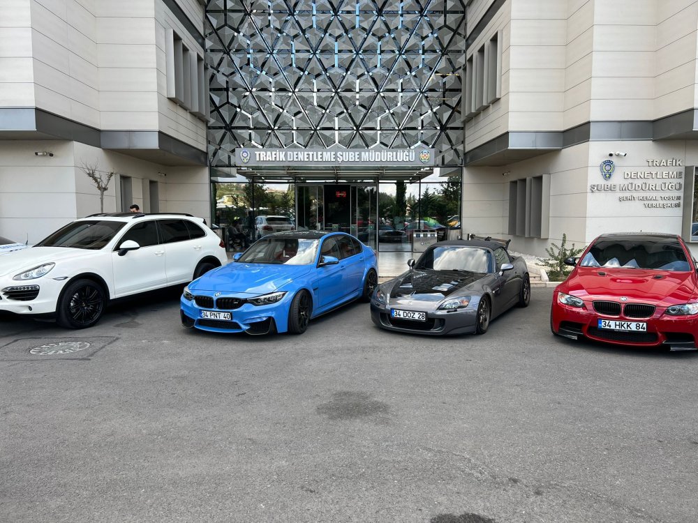 Düğün konvoyu sırasında attıkları drift pahalıya patladı: Sürücülere ceza yağdı