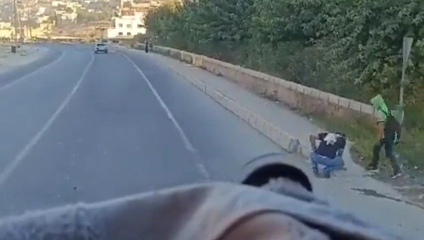 Motoru devrildi, arabanın altında kalmaktan son anda kurtuldu!