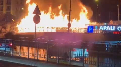 Evlendirme dairesinde yangın paniği!