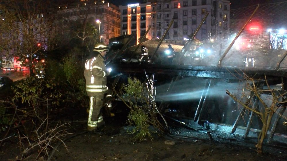 Evlendirme dairesinde yangın paniği!