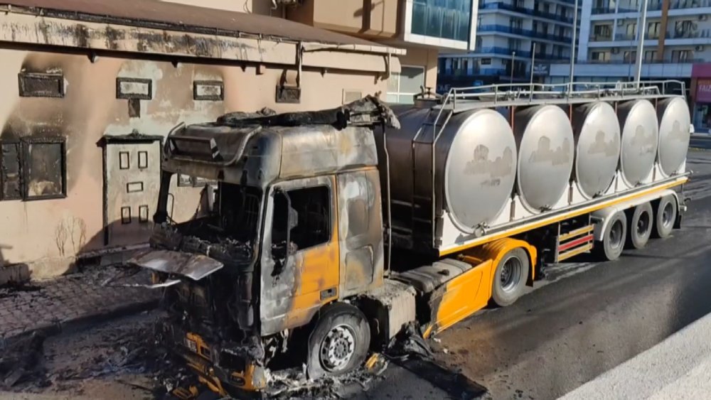 Süt tankerinde yangın çıktı!