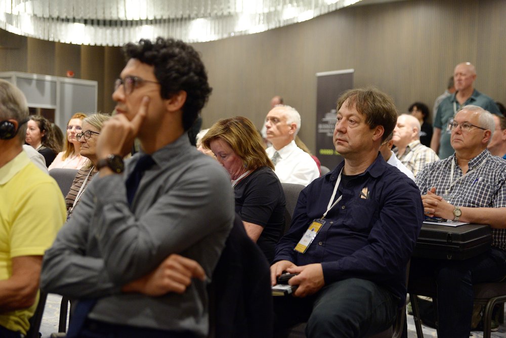 5 yılda, 80 bin kilometre seyahat etti: 50 astronotun fotoğrafını çekti