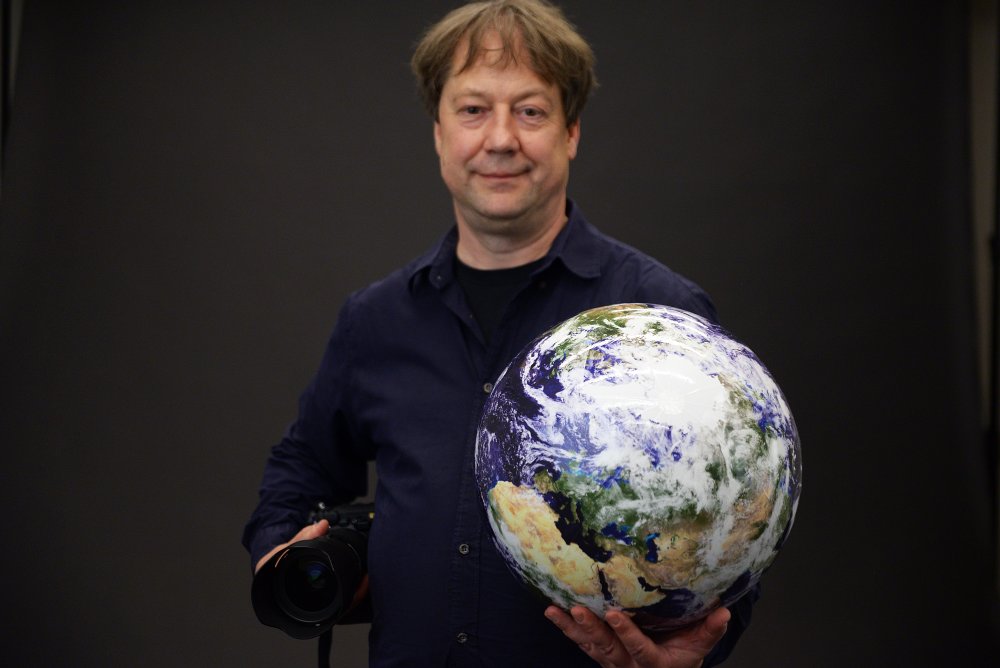 5 yılda, 80 bin kilometre seyahat etti: 50 astronotun fotoğrafını çekti