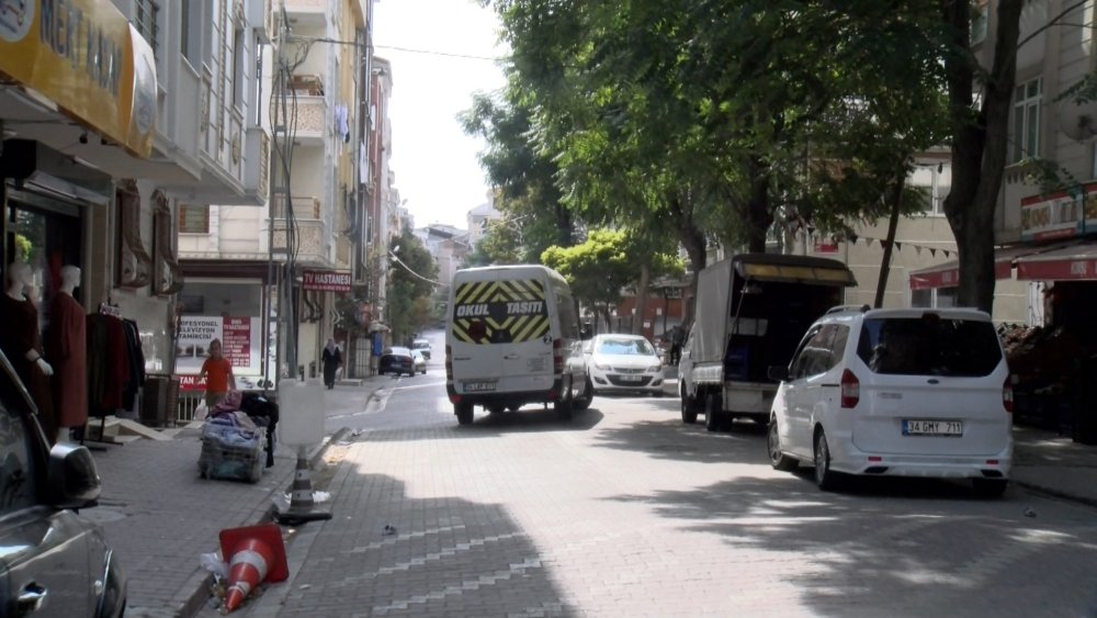 İşten çıkarıldığını öğrenince sinir krizi geçirdi: Bıçağını alıp patronuyla kavga etti