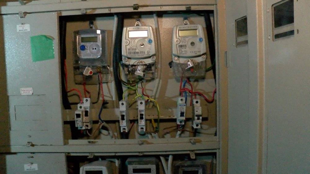 120 günlük süre doldu: Yaşamın devam ettiği 247 daire karanlığa gömüldü