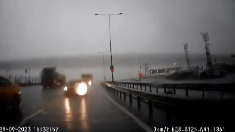 Hafriyat kamyonu 6 araca birden çarptı!